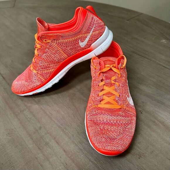 Nike Free Run 5, Athletic Lace Up Sneakers. - Picture 3 of 8